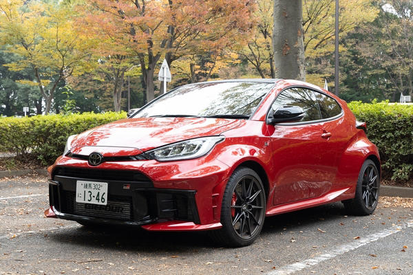 【GRヤリスRZハイパフォーマンス】世界一ホットな3ドアハッチ, 【AURA NISMO チューンドe-POWER 4WD】電動なのに古典的, 【FIT e:HEV RS】普段乗りを楽しみたい方に向けた1台, 【まとめ】速さのトヨタ、快適さのHonda、中庸の日産