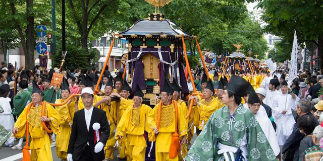 会場は中島公園と北海道神宮の2カ所…中島公園といえば屋台！ , 北海道神宮では伝統行事や屋台も , 最終日6月16日は「神輿渡御」で市内がにぎわう , 交通規制に注意 