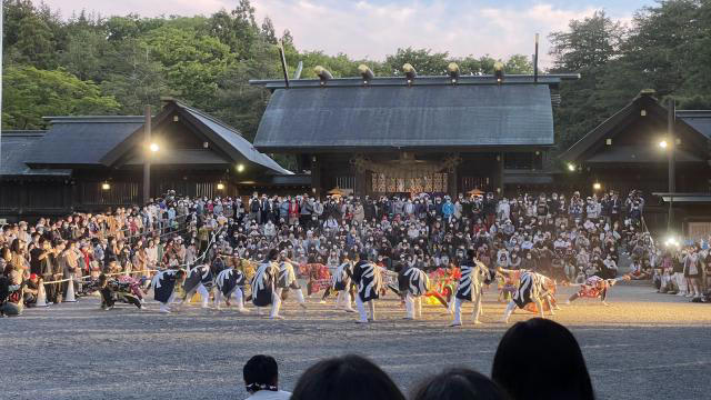 会場は中島公園と北海道神宮の2カ所…中島公園といえば屋台！ , 北海道神宮では伝統行事や屋台も , 最終日6月16日は「神輿渡御」で市内がにぎわう , 交通規制に注意 