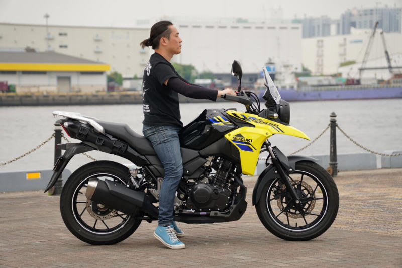 スズキのVストロームシリーズ, Vストローム250/650/800の試乗, Vストローム250の特徴, Vストローム650の特徴, Vストローム800の特徴, Vストローム250の車体, Vストローム650の車体, Vストローム800の車体, Vストローム250のシート, Vストローム650のシート, Vストローム800のシート, 編集部・朝日とVストローム250, 編集部・朝日とVストローム650, 編集部・朝日とVストローム800, 編集部・岩井とVストローム250, 編集部・岩井とVストローム650, 編集部・岩井とVストローム800, Vストローム250のタンデム, Vストローム650のタンデム, Vストローム800のタンデム, 車両をサイドスタンドから起こしたときの重さ, ライディングポジションの違い (1/3), ライディングポジションの違い (2/3), ライディングポジションの違い (3/3), Vストローム250の積載力, Vストローム650の積載力, Vストローム800の積載力, Vストロームシリーズのまとめ