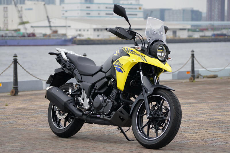 スズキのVストロームシリーズ, Vストローム250/650/800の試乗, Vストローム250の特徴, Vストローム650の特徴, Vストローム800の特徴, Vストローム250の車体, Vストローム650の車体, Vストローム800の車体, Vストローム250のシート, Vストローム650のシート, Vストローム800のシート, 編集部・朝日とVストローム250, 編集部・朝日とVストローム650, 編集部・朝日とVストローム800, 編集部・岩井とVストローム250, 編集部・岩井とVストローム650, 編集部・岩井とVストローム800, Vストローム250のタンデム, Vストローム650のタンデム, Vストローム800のタンデム, 車両をサイドスタンドから起こしたときの重さ, ライディングポジションの違い (1/3), ライディングポジションの違い (2/3), ライディングポジションの違い (3/3), Vストローム250の積載力, Vストローム650の積載力, Vストローム800の積載力, Vストロームシリーズのまとめ