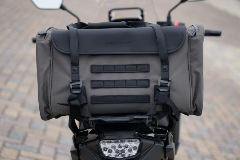 スズキのVストロームシリーズ, Vストローム250/650/800の試乗, Vストローム250の特徴, Vストローム650の特徴, Vストローム800の特徴, Vストローム250の車体, Vストローム650の車体, Vストローム800の車体, Vストローム250のシート, Vストローム650のシート, Vストローム800のシート, 編集部・朝日とVストローム250, 編集部・朝日とVストローム650, 編集部・朝日とVストローム800, 編集部・岩井とVストローム250, 編集部・岩井とVストローム650, 編集部・岩井とVストローム800, Vストローム250のタンデム, Vストローム650のタンデム, Vストローム800のタンデム, 車両をサイドスタンドから起こしたときの重さ, ライディングポジションの違い (1/3), ライディングポジションの違い (2/3), ライディングポジションの違い (3/3), Vストローム250の積載力, Vストローム650の積載力, Vストローム800の積載力, Vストロームシリーズのまとめ