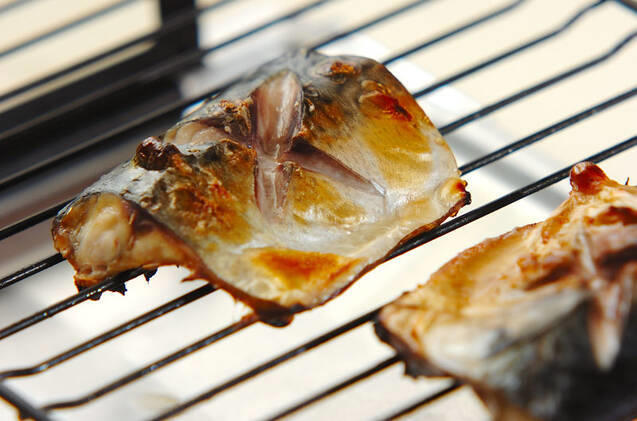おいしく焼くためのポイント, 皮がくっつかないようにするには？, グリルで簡単！ サバの塩焼き, 切り身でふっくら鯛の塩焼き, 干物のグリル焼き, おいしく焼くためのポイント, くっつき防止の工夫, サバのオイル焼き
