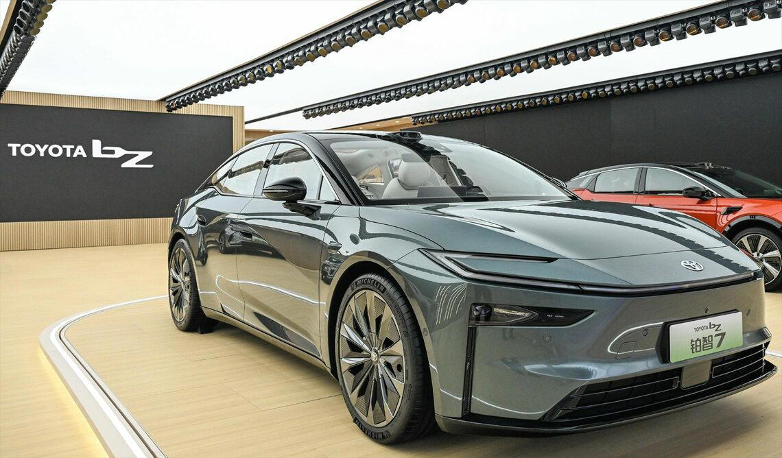 日産24.6％減、ホンダ28.2％減の中で, トヨタが逆風下でも成長する3つの要因, 「残存者利益」というファクター, 中国勢EVの成長と値下げ攻勢の中で