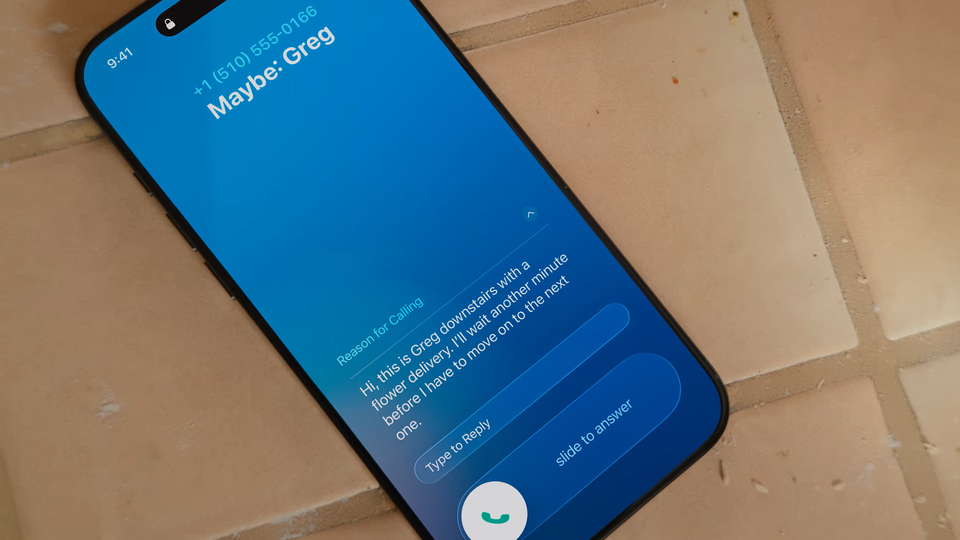 1. 新要素「Liquid Glass」によるデザインの刷新, 2. 通話が便利になる新機能, 3. 「ビジュアルインテリジェンス」が画面上に拡張, 4. メッセージや電話で利用できる翻訳機能