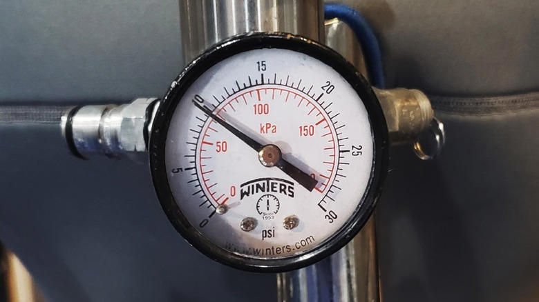 If Your Glasses Aren't Clean, Fix The Issue As Soon As Possible, Check Your Dispense System Pressure, Hold The Glass Correctly, Open The Tap Fully, Don't Move The Glass While Pouring, Keep The Tap Nozzle Out Of The Beer, Attain The Perfect Head, Serve The Beer As Soon As Possible