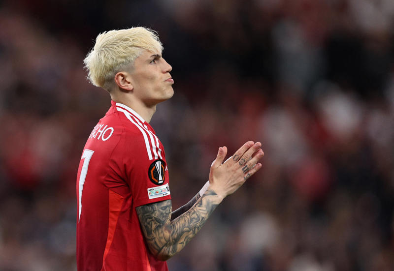 Latest transfer news headlines, Sesko 'follows' Arsenal as transfer talks continue, Chelsea set to clinch Gittens deal, Norgaard set for Arsenal medical as deal agreed, Man Utd close to sealing Mbeumo deal, Arsenal get new Gyokeres boost, Arsenal in negotiations for Madueke, Chelsea cash injection, Chelsea get Gittens boost, Ronaldo to sign new contract, Bournemouth confirm deal, DONE DEAL, Elliott urged to leave Liverpool, Mbeumo to Man Utd latest, Arsenal close to sealing Norgaard deal, Man United drop Garnacho valuation, Partey to leave Arsenal, Maignan not leaving AC Milan, Arsenal still leading Gyokeres race, United set Mbeumo decision deadline, Arteta sets striker deadline, Liverpool eye sensational Gyokeres hijack, Sunderland target Bulka, Tony Bloom invests in Hearts, Kyle Walker-Peters leaves Southampton, Liverpool able to spend £200m this summer, Chelsea and Liverpool to swoop for Fofana, Arsenal make offer for Norgaard, Arsenal trigger Kepa clause, Kerkez to Liverpool all but completed, Hutchinson in line for Premier League return, Adam Lallana announces retirement, Rashford to Barcelona hits stumbling block, Fenerbahce bit for Sancho, United handed goalkeeper boost, Luka Modric learns next club, Kepa a[pproaching Arsenal move, Gittens latest, Kolo Muani wants to stay at Juventus, Gordon open to Liverpool move, Rashford to Barcelona?, Crystal Palace women choose new head coach, Dyche a frontrunner for Leicester job, Newcastle plan Isak contract talks, Jadon Sancho latest, Pogba finds new club - in Champions League?, Bryan Mbeumo latest, Tottenham line up £68m Eze swoop, Gyokeres demands Arsenal move, Arsenal to sign Kepa this week, Man Utd not interested in Nkunku, Man Utd hold Jashari talks, Lyon relegated, Arsenal get Rodrygo boost, Arsenal hold Kudus talks, Marti Cifuentes leaves QPR, Chelsea winger sends message, RB Leipzig announcement, Newcastle shortlist revealed, Ait-Nouri praises Guardiola, Forest eye Juventus pair, Sancho set for Man Utd exit, Brentford make Mbeumo demands clear after Man Utd launch fresh bid, Loan move agreed, Forest reject Elanga bid, Kerkez latest, Edwards excited for Middlesbrough job, Brentford agree deal, Who is Kota Takai?, Chelsea stance on Wesley deal, Oxlade-Chamberlain offered Premier League return, DONE DEAL, Newcastle have Scalvini approach rejected, Phillips farewell, Liverpool held shock talks with De Bruyne, No Man United interest in Nkunku, Costa wants Porto exit amid Man United interest, Latest on Garnacho-Nkunku swap, Forest plot Henderson free transfer, Rodrygo valuation revealed amid Arsenal interest, Brighton look to seal Elliott deal, Spurs line up Eze to kickstart Frank era, Chelsea set Madueke price, Juventus want Sancho swap deal, Gyokeres sends warning to Sporting, Chelsea closing in on Gittens, Tottenham get Eze encouragement, Man United make improved Mbeumo bid, Kerkez to complete Liverpool, Man United and Chelsea open to swap deal, Arsenal enquire about Barcola, Forest eye Juve pair, DONE DEAL: Nat Phillips joins West Brom, United pick up South Coast youngster, Turkey beckons for Richarlison, Real Madrid slash Rodrygo asking price, Mason Mount to stay at United, United improve Mbeumo bid, Maresca provides Nkunku update as United consider approach