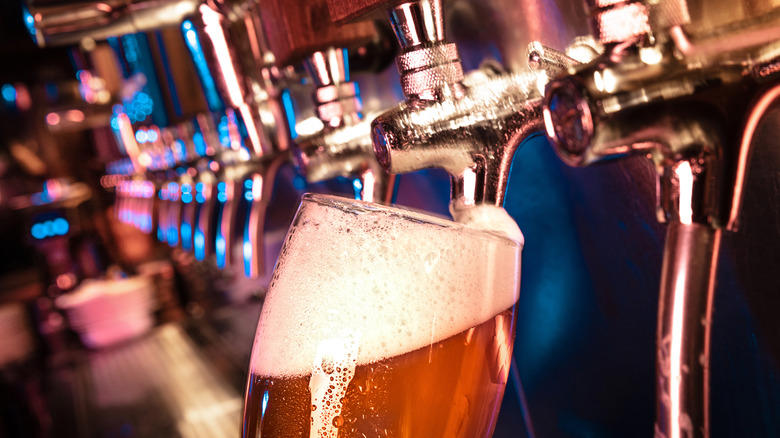 If Your Glasses Aren't Clean, Fix The Issue As Soon As Possible, Check Your Dispense System Pressure, Hold The Glass Correctly, Open The Tap Fully, Don't Move The Glass While Pouring, Keep The Tap Nozzle Out Of The Beer, Attain The Perfect Head, Serve The Beer As Soon As Possible