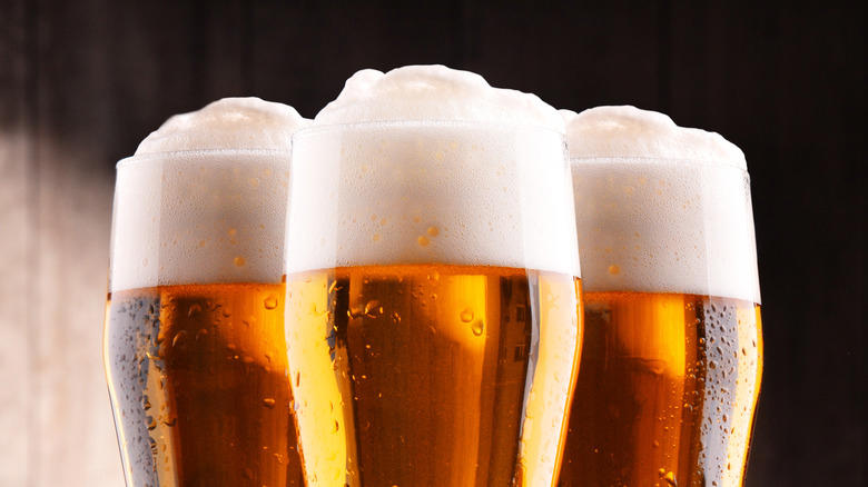 If Your Glasses Aren't Clean, Fix The Issue As Soon As Possible, Check Your Dispense System Pressure, Hold The Glass Correctly, Open The Tap Fully, Don't Move The Glass While Pouring, Keep The Tap Nozzle Out Of The Beer, Attain The Perfect Head, Serve The Beer As Soon As Possible