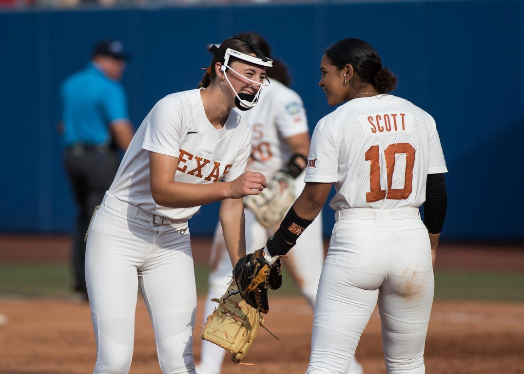 Amazing photos of Teagan Kavan and the champion Texas Longhorns softball team
