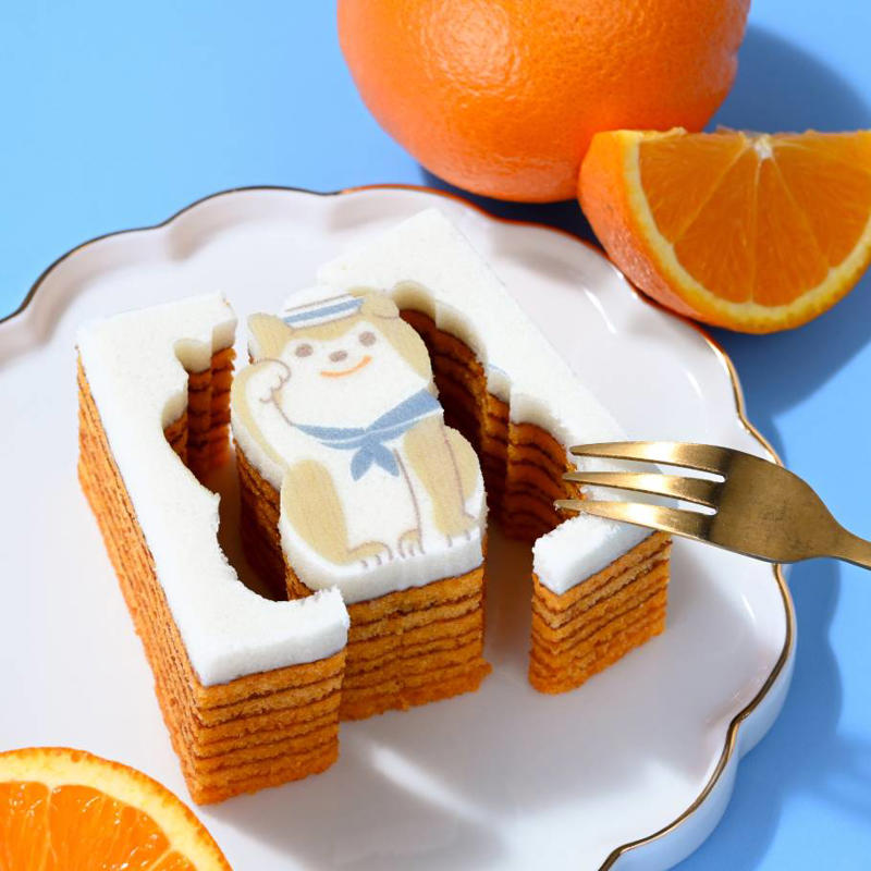 “まるでピーチ”の夏の特別なケーキ。桃感あふれる「THEピーチ」/ バターステイツ by銀のぶどう, “ザ・渋谷”のお土産。人気の型ぬきバウムが夏限定のオレンジ味で登場 / カタヌキヤ エキュートエディション渋谷店, 冷やしても美味しい。爽やかなレモンとラベンダー香るサマーシュトーレン / ジョエル・ロブション, 沖縄産本和香糖でコクとまろやかな甘み、北海道産小豆のこし餡で味変が楽しめるわらび餅 / 治一郎, 人気の夏限定プリンシリーズに、「白くまプリン」＆「完熟マンゴー」が新登場 / モロゾフ