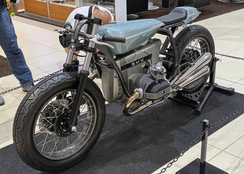 開場と同時に各地からライダーたちが続々と集結！, 新型 R12 G/Sも国内初お披露目！, 屋内会場では有名ビルダーによるカスタムバイクも特別展示！, アウトレット物販コーナーも大盛況！ , 最新モデルに触れられる試乗会も大人気！