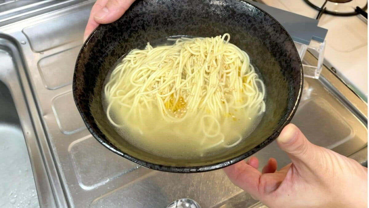 1：手軽な「即席みそ汁」は「みそ玉」で代用, 2：ジュースはお手製「はちみつレモンソーダ」で代用, 3：「〇〇専用の粉」は小麦粉＋αで代用, 4：「カップ麺」は乾麺＋手づくりスープで代用, 5：「料理の素」は家にある調味料で代用