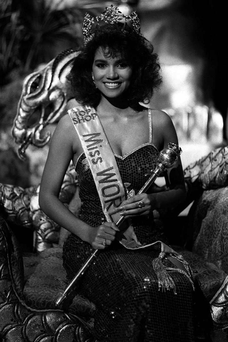Halle Berry: From 'Miss Ohio' to the Oscars The unexpected path to stardom, Halle Berry: From 'Miss Ohio' to the Oscars, Michelle Pfeiffer: The Californian beauty queen, Sharon Stone: Pennsylvanian beauty queen, Gal Gadot: From 'Miss Israel' to 'Wonder Woman', Vanessa Williams: 'Miss America' with scandal Included, Priyanka Chopra: From 'Miss World' to international star, Sophia Loren: The Italian charm, Lynda Carter: The first 'Wonder Woman'