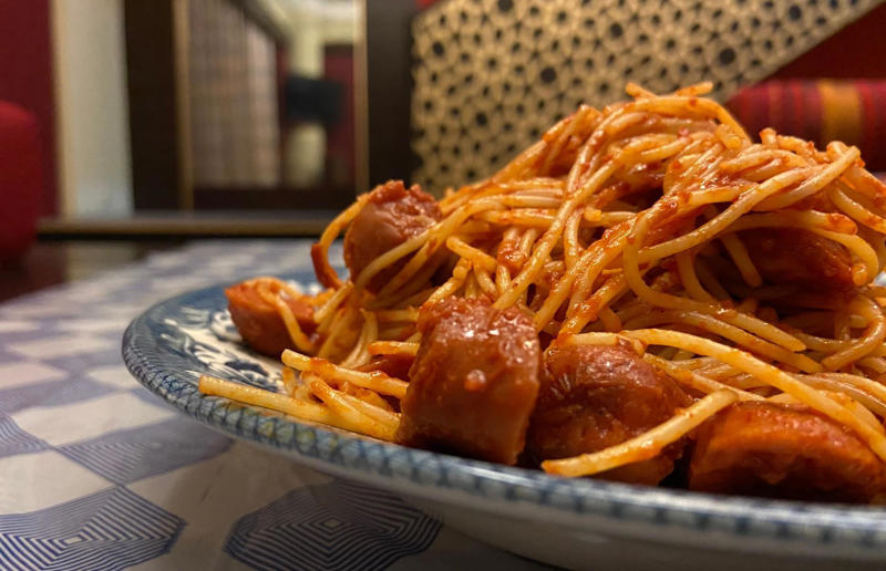 22. Filipino spaghetti, Philippines 36. Pasta frittata, Italy, 35. Cincinnati chilli, USA, 34. Naporitan, Japan, 33. Linguine alla Nerano, Italy, 32. Baked ziti, USA, 31. Fuži s tartufima, Croatia, 30. American chop suey, USA, 29. Kasha varnishkes, USA, 28. Pastitsio, Greece, 27. Pasta con le sarde, Italy, 26. Sorrentinos, Argentina, 25. Pasta alla Norma, Italy, 24. Krautfleckerl, Austria, 23. Pasta e fagioli, Italy, 22. Filipino spaghetti, Philippines, 21. Pasta primavera, Canada or USA, 20. Tortellini alla panna, Italy, 19. Tallarines verdes, Peru, 18. Koshari, Egypt, 17. Pasta puttanesca, Italy, 16. Älplermagronen, Switzerland, 15. Fettuccine Alfredo, Italy and USA, 14. Cacio e pepe, Italy, 13. Uni pasta, Japan, 12. Gratin de crozets, France, 11. Spaghetti alla vongole, Italy, 10. Giouvetsi, Greece, 9. Ravioli, Italy, 8. Fideuà, Spain, 7. Pasta pomodoro, Italy, 6. Spaghetti Bolognese, UK and USA, 5. Cannelloni, Italy, 4. Mac 'n' cheese, Italy and UK, 3. Pasta alla carbonara, Italy, 2. Käsespätzle, various locations