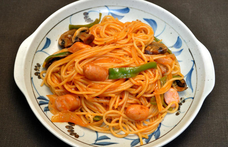 34. Naporitan, Japan 36. Pasta frittata, Italy, 35. Cincinnati chilli, USA, 34. Naporitan, Japan, 33. Linguine alla Nerano, Italy, 32. Baked ziti, USA, 31. Fuži s tartufima, Croatia, 30. American chop suey, USA, 29. Kasha varnishkes, USA, 28. Pastitsio, Greece, 27. Pasta con le sarde, Italy, 26. Sorrentinos, Argentina, 25. Pasta alla Norma, Italy, 24. Krautfleckerl, Austria, 23. Pasta e fagioli, Italy, 22. Filipino spaghetti, Philippines, 21. Pasta primavera, Canada or USA, 20. Tortellini alla panna, Italy, 19. Tallarines verdes, Peru, 18. Koshari, Egypt, 17. Pasta puttanesca, Italy, 16. Älplermagronen, Switzerland, 15. Fettuccine Alfredo, Italy and USA, 14. Cacio e pepe, Italy, 13. Uni pasta, Japan, 12. Gratin de crozets, France, 11. Spaghetti alla vongole, Italy, 10. Giouvetsi, Greece, 9. Ravioli, Italy, 8. Fideuà, Spain, 7. Pasta pomodoro, Italy, 6. Spaghetti Bolognese, UK and USA, 5. Cannelloni, Italy, 4. Mac 'n' cheese, Italy and UK, 3. Pasta alla carbonara, Italy, 2. Käsespätzle, various locations