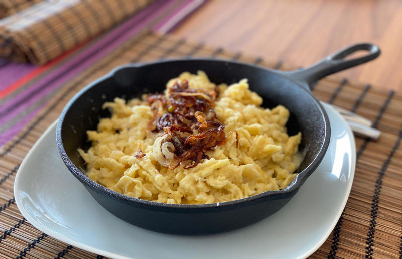 2. Käsespätzle, various locations 36. Pasta frittata, Italy, 35. Cincinnati chilli, USA, 34. Naporitan, Japan, 33. Linguine alla Nerano, Italy, 32. Baked ziti, USA, 31. Fuži s tartufima, Croatia, 30. American chop suey, USA, 29. Kasha varnishkes, USA, 28. Pastitsio, Greece, 27. Pasta con le sarde, Italy, 26. Sorrentinos, Argentina, 25. Pasta alla Norma, Italy, 24. Krautfleckerl, Austria, 23. Pasta e fagioli, Italy, 22. Filipino spaghetti, Philippines, 21. Pasta primavera, Canada or USA, 20. Tortellini alla panna, Italy, 19. Tallarines verdes, Peru, 18. Koshari, Egypt, 17. Pasta puttanesca, Italy, 16. Älplermagronen, Switzerland, 15. Fettuccine Alfredo, Italy and USA, 14. Cacio e pepe, Italy, 13. Uni pasta, Japan, 12. Gratin de crozets, France, 11. Spaghetti alla vongole, Italy, 10. Giouvetsi, Greece, 9. Ravioli, Italy, 8. Fideuà, Spain, 7. Pasta pomodoro, Italy, 6. Spaghetti Bolognese, UK and USA, 5. Cannelloni, Italy, 4. Mac 'n' cheese, Italy and UK, 3. Pasta alla carbonara, Italy, 2. Käsespätzle, various locations