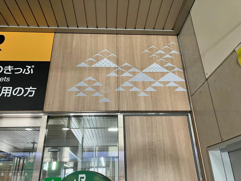 「日暮里駅西口を“谷根千の顔”にしたかった」, 愛猫家が駅看板を記念に撮影, 「かくれにゃっぽり」も存在, 最初から“猫の街”ではなかった？ , 「ライバル駅」の存在は？