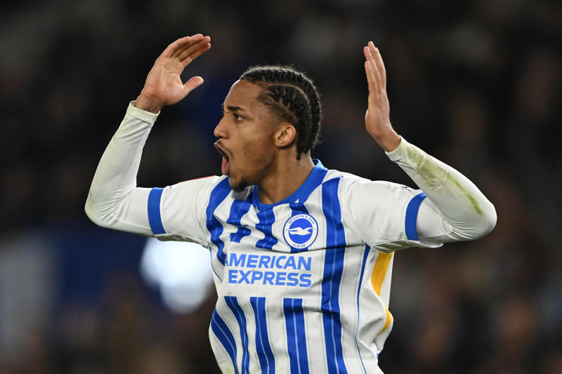 Latest transfer news headlines, Bayern consider Gittens hijack, Arsenal could give up on Sesko, Bayern refusing to give up Williams pursuit, Fenerbahce offer David contract, United table bid for Lunin, Arsenal to wait on Rodrygo, Al Hilal target AC Milan star, Burnley to sign new keeper, Pogba set for Monaco switch, Fulham to profit from Elliot transfer, Brighton target Flamengo full-back, United set Antony asking price, Three way fight for Sancho, Leicester enter manager market, Guehi set to leave Palace, Brighton eye Elliot, Bayern Munich target Martinelli, WSL transfer latest: City sign young phenom, United eye Liverpool star, Liverpool offer Nunez and Chiesa for Osimhen, Szczęsny to extend Barcelona stay, Man United prepare Real Madrid deal, De Bruyne to play a role in Grealish move, Newcastle intensify Elanga interest, Bournemouth hold out for Zabarnyi, Courtois: I want to retire at Real Madrid, Deco speaks on Barcelona transfer to-do list, Arsenal target Brentford star, Liverpool deal 'here we go', Fulham midfielder chooses Everton, Chelsea end interest in Spanish talent, Arsenal striker search hits the rocks, Williams wants to join Barcelona, 'Exploratory talks' over Chelsea striker, Arsenal ready to accelerate Rodrygo move, Guardiola wants to cut Man City squad, Spurs join race for Garnacho, No Chelsea plans over Maignan deal, Arsenal 'agree' first summer deal, Liverpool close in on Guehi deal, Chelsea have new defender target, Arsenal target shock move for PSG star, Fenerbahce table Duran offer, Guehi prepared to see out Palace deal, Chelsea will not renew Maignan interest, Rashford: I'd love to play with Yamal, Atletico chase Digne, PSV offered Ferguson, Sunderland pursue Vanat, City open to Gundogan departure, Quansah to Leverkusen 'done', Fulham eye Palhinha return, Saudi interest rivals Monaco for Pogba, Zubimendi visits London Colney, Carnesecchi a Man Utd target if Onana leaves, Isak an 'unrealistic' target for Liverpool, Juve interested in Sancho, Holmgaard to leave Everton, Real interested, Onana wants to stay at Man United, Palhinha pondering Premier League return, Italian interest in Jackson, Liverpool eye shock Osimhen swap, Wirtz: First conversation with Slot had impact, Semenyo valuation puts off suitors, Antony pushing for summer exit, Andrews in line for Brentford job, Martinez eyes up Man United move, Atletico turn away from Robertson, Galatasaray keen on Gundogan, Arsenal linked with Premier League midfielder, Man United face goalkeeper decision, Nuno handed new Forest contract, Guehi move to Liverpool in doubt, Maresca wants Diomande at Chelsea, Arsenal push on with Hato talks, Chelsea plot Pedro hijack, Arsenal new midfield target, Emi Martinez latest, London City sign Lyon star, PSG submit fresh offer for Zabarnyi, Chelsea told to steer clear of Garnacho, Manchester United plot Ekitike plan, Kudus rumours set to rumble on, Walker-Peters eyed for Spurs return, Liverpool reach Kerkez agreement, Napoli keen on Nunez, Rashford could be set for another loan, Wirtz completes medical!, Update on Liverpool interest in Isak, Four Man United players to be left out of tour, Maresca responds to Madueke rumours, Arsenal sent Zaire-Emery message, Zubimendi arrives in London, Man United make Martinez approach, Kerkez to Liverpool a 'done deal', Quansah to complete Leverkusen move, Chelsea plot Pedro hijack, Kehl reveals Gittens 'conversations', Tottenham make Kudus approach, Gyokeres makes transfer decision
