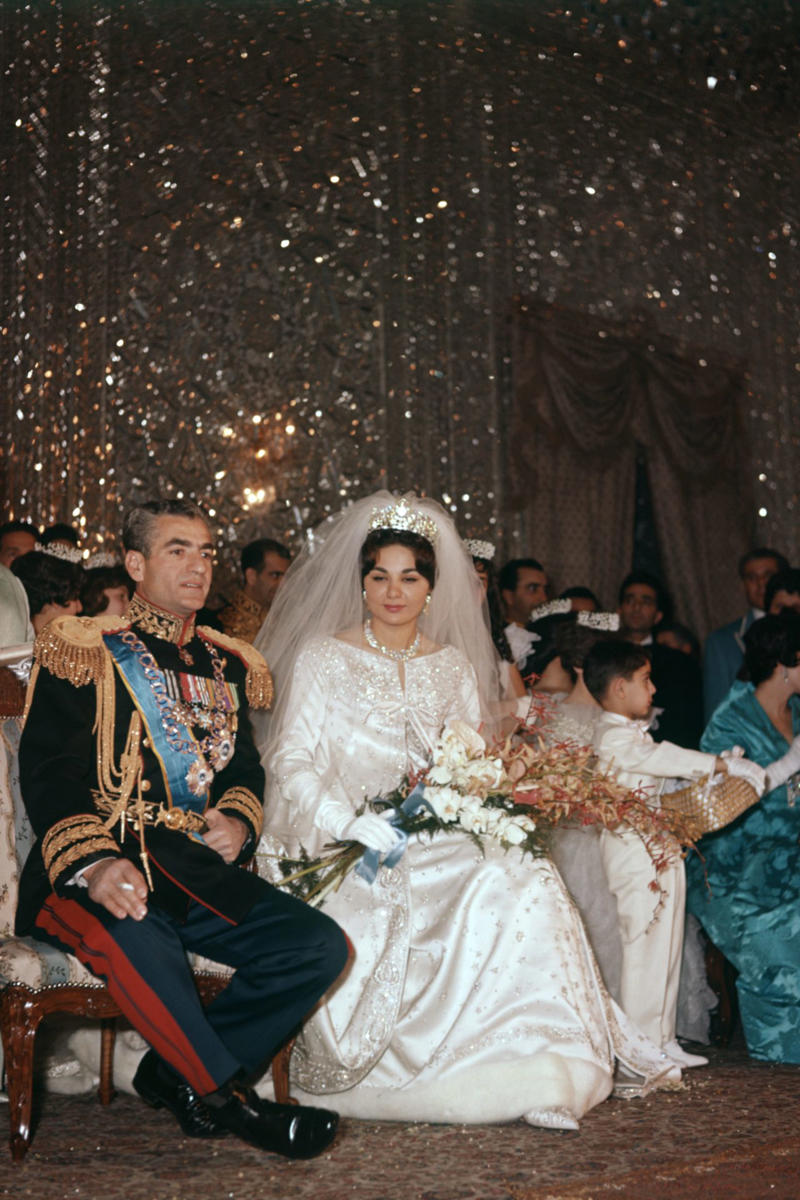 The last Shah Is Iran a paper tiger?, The prince's speech, 'Put an end to this nightmare', 'Like a frightened rat', 'Inevitable' fall?, A path for democracy?, 'Above all politics', A unifying figure?, The last Shah, A CIA puppet?
