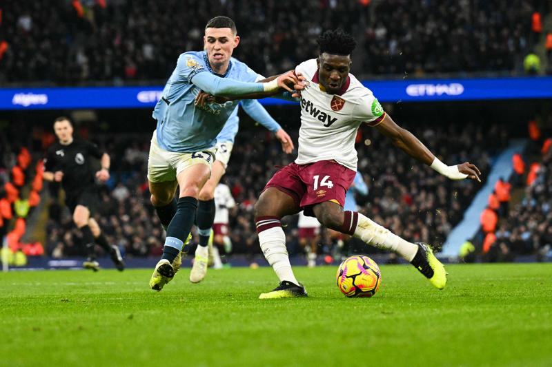 Latest transfer news headlines, Bayern consider Gittens hijack, Arsenal could give up on Sesko, Bayern refusing to give up Williams pursuit, Fenerbahce offer David contract, United table bid for Lunin, Arsenal to wait on Rodrygo, Al Hilal target AC Milan star, Burnley to sign new keeper, Pogba set for Monaco switch, Fulham to profit from Elliot transfer, Brighton target Flamengo full-back, United set Antony asking price, Three way fight for Sancho, Leicester enter manager market, Guehi set to leave Palace, Brighton eye Elliot, Bayern Munich target Martinelli, WSL transfer latest: City sign young phenom, United eye Liverpool star, Liverpool offer Nunez and Chiesa for Osimhen, Szczęsny to extend Barcelona stay, Man United prepare Real Madrid deal, De Bruyne to play a role in Grealish move, Newcastle intensify Elanga interest, Bournemouth hold out for Zabarnyi, Courtois: I want to retire at Real Madrid, Deco speaks on Barcelona transfer to-do list, Arsenal target Brentford star, Liverpool deal 'here we go', Fulham midfielder chooses Everton, Chelsea end interest in Spanish talent, Arsenal striker search hits the rocks, Williams wants to join Barcelona, 'Exploratory talks' over Chelsea striker, Arsenal ready to accelerate Rodrygo move, Guardiola wants to cut Man City squad, Spurs join race for Garnacho, No Chelsea plans over Maignan deal, Arsenal 'agree' first summer deal, Liverpool close in on Guehi deal, Chelsea have new defender target, Arsenal target shock move for PSG star, Fenerbahce table Duran offer, Guehi prepared to see out Palace deal, Chelsea will not renew Maignan interest, Rashford: I'd love to play with Yamal, Atletico chase Digne, PSV offered Ferguson, Sunderland pursue Vanat, City open to Gundogan departure, Quansah to Leverkusen 'done', Fulham eye Palhinha return, Saudi interest rivals Monaco for Pogba, Zubimendi visits London Colney, Carnesecchi a Man Utd target if Onana leaves, Isak an 'unrealistic' target for Liverpool, Juve interested in Sancho, Holmgaard to leave Everton, Real interested, Onana wants to stay at Man United, Palhinha pondering Premier League return, Italian interest in Jackson, Liverpool eye shock Osimhen swap, Wirtz: First conversation with Slot had impact, Semenyo valuation puts off suitors, Antony pushing for summer exit, Andrews in line for Brentford job, Martinez eyes up Man United move, Atletico turn away from Robertson, Galatasaray keen on Gundogan, Arsenal linked with Premier League midfielder, Man United face goalkeeper decision, Nuno handed new Forest contract, Guehi move to Liverpool in doubt, Maresca wants Diomande at Chelsea, Arsenal push on with Hato talks, Chelsea plot Pedro hijack, Arsenal new midfield target, Emi Martinez latest, London City sign Lyon star, PSG submit fresh offer for Zabarnyi, Chelsea told to steer clear of Garnacho, Manchester United plot Ekitike plan, Kudus rumours set to rumble on, Walker-Peters eyed for Spurs return, Liverpool reach Kerkez agreement, Napoli keen on Nunez, Rashford could be set for another loan, Wirtz completes medical!, Update on Liverpool interest in Isak, Four Man United players to be left out of tour, Maresca responds to Madueke rumours, Arsenal sent Zaire-Emery message, Zubimendi arrives in London, Man United make Martinez approach, Kerkez to Liverpool a 'done deal', Quansah to complete Leverkusen move, Chelsea plot Pedro hijack, Kehl reveals Gittens 'conversations', Tottenham make Kudus approach, Gyokeres makes transfer decision