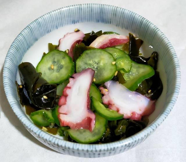 きゅうりはどんな野菜？, きゅうりとトマトは相性が悪い？, きゅうりとトマトのおすすめの食べ方3選, きゅうりと相性のよい食べ物は？, 夏はきゅうりとトマトを楽しもう