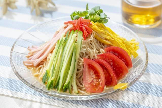きゅうりはどんな野菜？, きゅうりとトマトは相性が悪い？, きゅうりとトマトのおすすめの食べ方3選, きゅうりと相性のよい食べ物は？, 夏はきゅうりとトマトを楽しもう