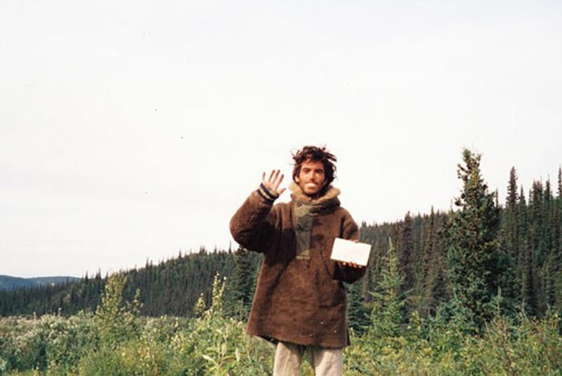 Christopher McCandless Diana, Princess of Wales, Elvis Presley, John F. Kennedy, Martin Luther King Jr., Queen Victoria, Nikola Tesla, Mao Zedong, Ulysses S. Grant, Vladimir Lenin, Adolf Hitler, Christopher McCandless, Marilyn Monroe, Michael Jackson, Kurt Cobain, Mahatma Gandhi