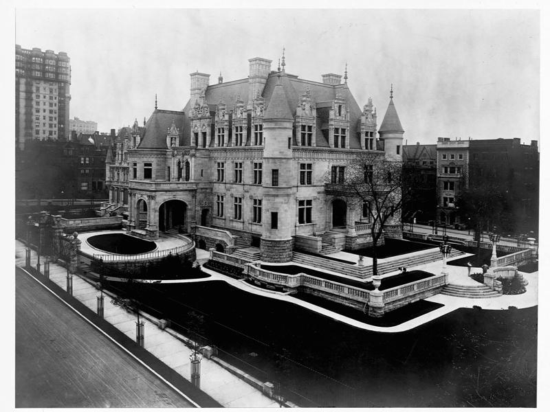 Not too far away on 73rd Street, steel tycoon Charles M. Schwab built himself a mansion made of steel, limestone, and granite.