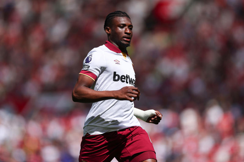 Latest transfer news headlines, Bayern consider Gittens hijack, Arsenal could give up on Sesko, Bayern refusing to give up Williams pursuit, Fenerbahce offer David contract, United table bid for Lunin, Arsenal to wait on Rodrygo, Al Hilal target AC Milan star, Burnley to sign new keeper, Pogba set for Monaco switch, Fulham to profit from Elliot transfer, Brighton target Flamengo full-back, United set Antony asking price, Three way fight for Sancho, Leicester enter manager market, Guehi set to leave Palace, Brighton eye Elliot, Bayern Munich target Martinelli, WSL transfer latest: City sign young phenom, United eye Liverpool star, Liverpool offer Nunez and Chiesa for Osimhen, Szczęsny to extend Barcelona stay, Man United prepare Real Madrid deal, De Bruyne to play a role in Grealish move, Newcastle intensify Elanga interest, Bournemouth hold out for Zabarnyi, Courtois: I want to retire at Real Madrid, Deco speaks on Barcelona transfer to-do list, Arsenal target Brentford star, Liverpool deal 'here we go', Fulham midfielder chooses Everton, Chelsea end interest in Spanish talent, Arsenal striker search hits the rocks, Williams wants to join Barcelona, 'Exploratory talks' over Chelsea striker, Arsenal ready to accelerate Rodrygo move, Guardiola wants to cut Man City squad, Spurs join race for Garnacho, No Chelsea plans over Maignan deal, Arsenal 'agree' first summer deal, Liverpool close in on Guehi deal, Chelsea have new defender target, Arsenal target shock move for PSG star, Fenerbahce table Duran offer, Guehi prepared to see out Palace deal, Chelsea will not renew Maignan interest, Rashford: I'd love to play with Yamal, Atletico chase Digne, PSV offered Ferguson, Sunderland pursue Vanat, City open to Gundogan departure, Quansah to Leverkusen 'done', Fulham eye Palhinha return, Saudi interest rivals Monaco for Pogba, Zubimendi visits London Colney, Carnesecchi a Man Utd target if Onana leaves, Isak an 'unrealistic' target for Liverpool, Juve interested in Sancho, Holmgaard to leave Everton, Real interested, Onana wants to stay at Man United, Palhinha pondering Premier League return, Italian interest in Jackson, Liverpool eye shock Osimhen swap, Wirtz: First conversation with Slot had impact, Semenyo valuation puts off suitors, Antony pushing for summer exit, Andrews in line for Brentford job, Martinez eyes up Man United move, Atletico turn away from Robertson, Galatasaray keen on Gundogan, Arsenal linked with Premier League midfielder, Man United face goalkeeper decision, Nuno handed new Forest contract, Guehi move to Liverpool in doubt, Maresca wants Diomande at Chelsea, Arsenal push on with Hato talks, Chelsea plot Pedro hijack, Arsenal new midfield target, Emi Martinez latest, London City sign Lyon star, PSG submit fresh offer for Zabarnyi, Chelsea told to steer clear of Garnacho, Manchester United plot Ekitike plan, Kudus rumours set to rumble on, Walker-Peters eyed for Spurs return, Liverpool reach Kerkez agreement, Napoli keen on Nunez, Rashford could be set for another loan, Wirtz completes medical!, Update on Liverpool interest in Isak, Four Man United players to be left out of tour, Maresca responds to Madueke rumours, Arsenal sent Zaire-Emery message, Zubimendi arrives in London, Man United make Martinez approach, Kerkez to Liverpool a 'done deal', Quansah to complete Leverkusen move, Chelsea plot Pedro hijack, Kehl reveals Gittens 'conversations', Tottenham make Kudus approach, Gyokeres makes transfer decision