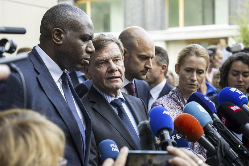 Huge pressure on Tehran before the talks, Wadephul's Iran meeting ends without result, Iran's foreign minister hints at halting negotiations, Did Iran "play" with the West in Geneva?, "The EU's adherence to the nuclear agreement was wrong", Ovens: "Iran threatens the region and Europe too"