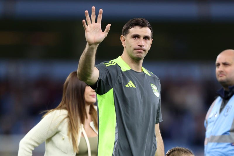 Transfer news live, Jhon Duran could move again just six months after Saudi deal, Chelsea reach agreement for Joao Pedro, Borussia Dortmund exploring deal for Chelsea starlet Josh Acheampong, Leeds open talks to bring Douglas Luiz back to Premier League, Arsenal boost in Benjamin Sesko chase?, Nottingham Forest end interest in Timothy Weah, Lee Carsley wants Under-21s to complete Euros hat-trick after defending title, Real Madrid set hefty price for Rodrygo, Liverpool could be frustrated in bid to offload Nunez, Juventus striker Randal Kolo Muani responds to Chelsea transfer speculation, Martinez in and Onana out at Old Trafford?, Liverpool turn attention to Marc Guehi, Bilbao speak to LaLiga over Barcelona finances amid pursuit of Nico Williams, PSV decide against Tyrell Malacia transfer, Calvert-Lewin announces Everton exit after nine years with the club, Paul Pogba joins Monaco, Arsenal in talks with Eze's representatives, Viktor Gyokeres latest as Arsenal and Man Utd eye striker, Premier League clubs battle for Emi Martinez, Jarell Quansah set for Bayer Leverkusen medical, Bryan Mbeumo intent on Manchester United move, Chelsea and Newcastle have bids turned down for Brighton's Joao Pedro, Jamie Gittens to have Chelsea medical after £55m offer accepted