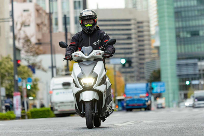 心臓部や骨格が同じでも別のバイクを生み出せる「共通プラットフォーム」って？, 同じプラットフォームとは思えないスタイルの異なる125ccスクーター3兄弟, 125ccロードスポーツはネイキッドスタイルとフルカウルスタイルの選べる2タイプ, スズキファンのためのWEBサイト！