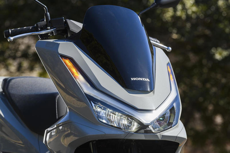 ホンダ「PCX160」インプレ（太田安治）, ホンダ「PCX160」カラー・人気投票, ホンダ「PCX160」ライディングポジション・足つき性, ホンダ「PCX160」各部装備・ディテール解説, ホンダ「PCX160」主なスペック・燃費・製造国・価格