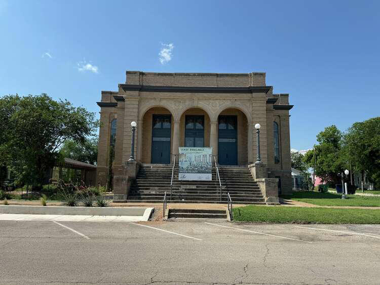 How to get to Taylor, Texas, Where to eat in Taylor, Where to stay and play in Taylor, Related Reading