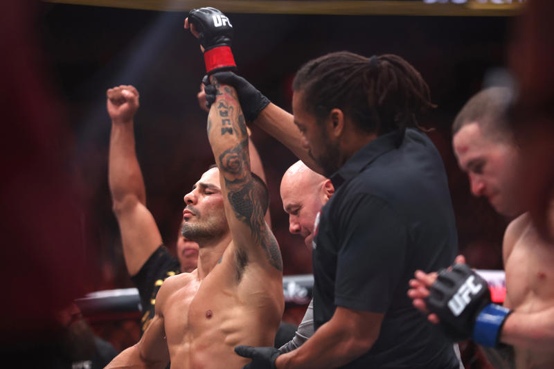 UFC 317 live, UFC 317 live: Topuria beats Oliveira and faces off with Paddy Pimblett, UFC 317 live: Ilia Topuria vs Charles Oliveira, UFC 317 live: Ilia Topuria vs Charles Oliveira, UFC 317 live: Ilia Topuria vs Charles Oliveira, UFC 317 live: Ilia Topuria vs Charles Oliveira, UFC 317 live: Ilia Topuria vs Charles Oliveira, UFC 317 live: Alexandre Pantoja vs Kai Kara-France, UFC 317 live: Alexandre Pantoja vs Kai Kara-France, UFC 317 live: Alexandre Pantoja vs Kai Kara-France, UFC 317 live: Alexandre Pantoja vs Kai Kara-France, UFC 317 live: Alexandre Pantoja vs Kai Kara-France, UFC 317 live: Brandon Royval vs Joshua Van, UFC 317 live: Brandon Royval vs Joshua Van, UFC 317 live: Brandon Royval vs Joshua Van, UFC 317 live: Brandon Royval vs Joshua Van, UFC 317 live: Brandon Royval vs Joshua Van, UFC 317 live: Beneil Dariush vs Renato Moicano, UFC 317 live: Beneil Dariush vs Renato Moicano, UFC 317 live: Beneil Dariush vs Renato Moicano, UFC 317 live: Beneil Dariush vs Renato Moicano, UFC 317 live: Payton Talbott vs Felipe Lima, UFC 317 live: Payton Talbott vs Felipe Lima, UFC 317 live: Payton Talbott vs Felipe Lima, UFC 317 live: Jack Hermansson vs Gregory Rodrigues, UFC 317 live: Hyder Amil vs Jose Miguel Delgado, UFC 317 live: Viviane Araujo vs Tracy Cortez, UFC 317 live: Viviane Araujo vs Tracy Cortez, UFC 317 live: Viviane Araujo vs Tracy Cortez, UFC 317 live: Terrance McKinney vs Viacheslav Borshchev, Oliveira makes weight after concern from Volkanovski, How to watch UFC 317 tonight, What time does UFC 317 start tonight?