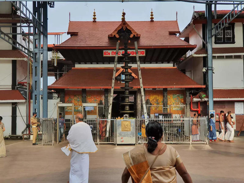 Guruvayur Devaswom, Kerala Wealthiest Temples, Tirumala Tirupati Venkateswara Temple, Andhra Pradesh, Padmanabhaswamy Temple, Kerala, Guruvayur Devaswom, Kerala, Vaishno Devi Temple, Jammu, Shirdi Sai Baba Temple, Maharashtra, Golden Temple, Amritsar, Meenakshi Temple, Madurai, Siddhivinayak Temple, Mumbai, Somnath Temple, Gujarat, Sri Jagannath Temple, Odisha
