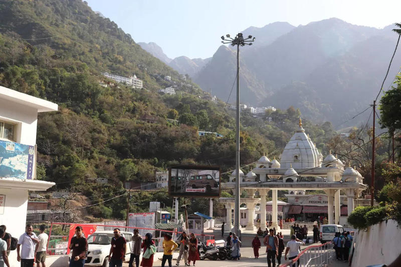 Vaishno Devi Temple, Jammu Wealthiest Temples, Tirumala Tirupati Venkateswara Temple, Andhra Pradesh, Padmanabhaswamy Temple, Kerala, Guruvayur Devaswom, Kerala, Vaishno Devi Temple, Jammu, Shirdi Sai Baba Temple, Maharashtra, Golden Temple, Amritsar, Meenakshi Temple, Madurai, Siddhivinayak Temple, Mumbai, Somnath Temple, Gujarat, Sri Jagannath Temple, Odisha
