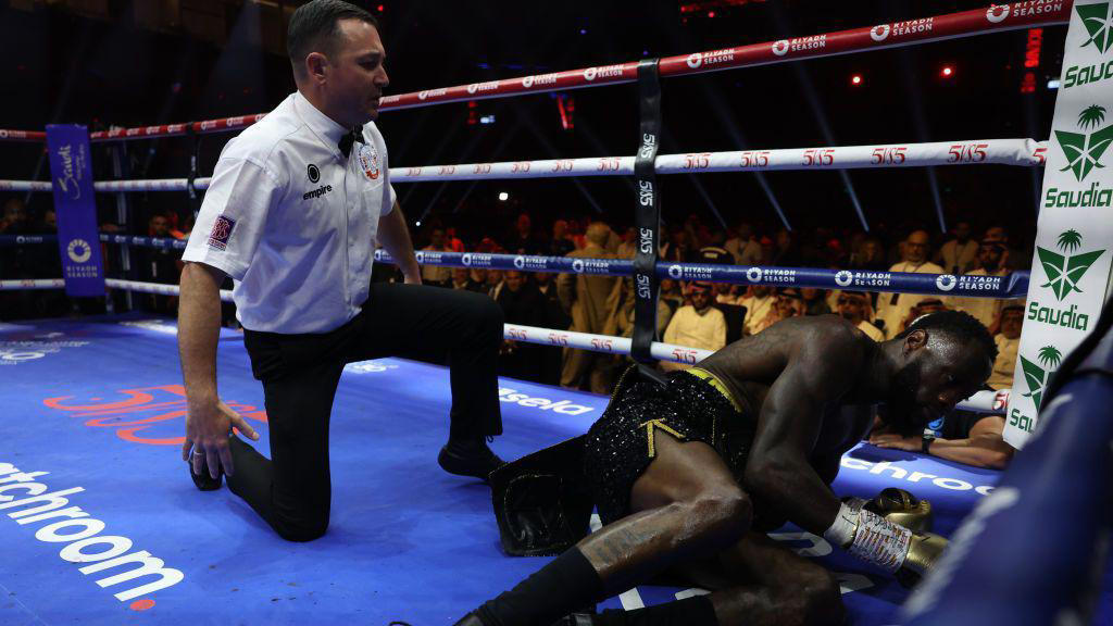 How did Wilder look?, Where had Wilder been?, Can Wilder get back to the top?, More boxing from the BBC
