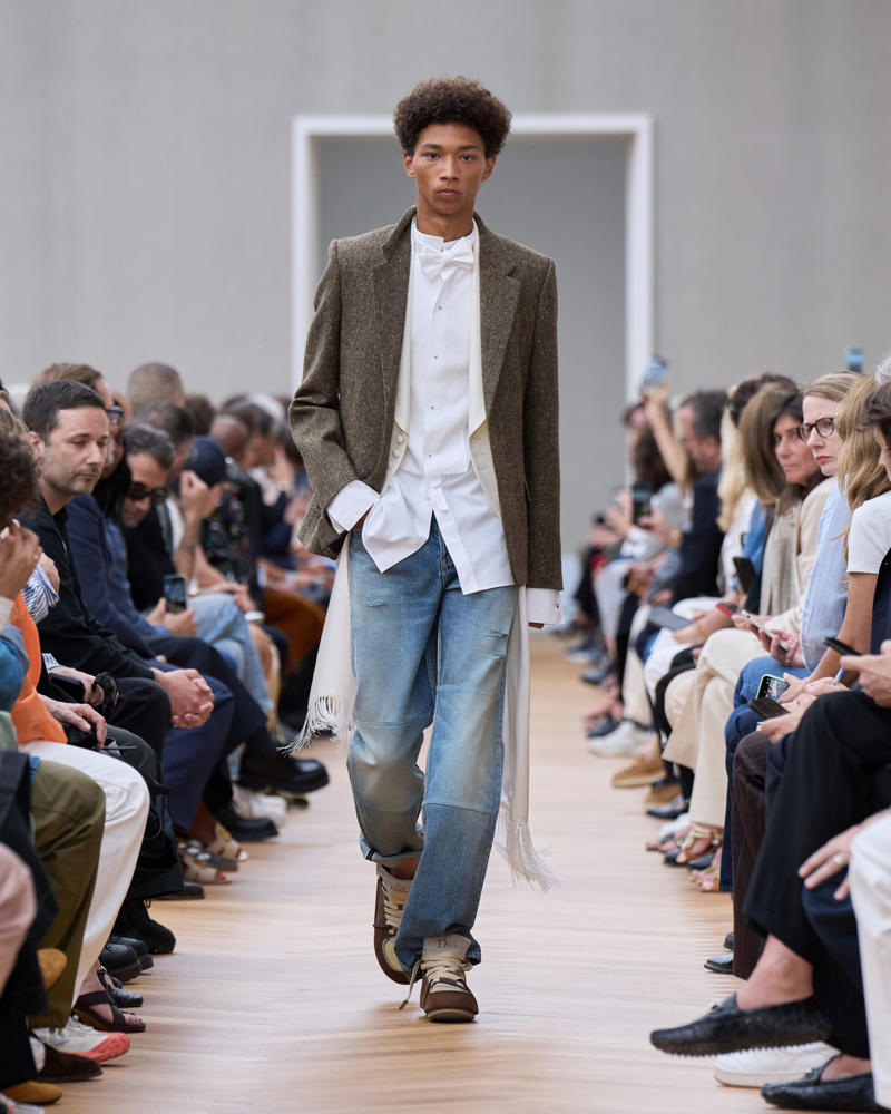 The Trousers at Giorgio Armani, Umit Benan’s New Store, The Cotton Peacoats at Prada, The Borzois at Dunhill, Trattoria Del Pescatore’s Lobster Catalan, The Row’s Slub Jersey Underwear, Auralee's New Bucket Bag, This Photo of YSL Playing Tennis, The Hippie Vibes at Lemaire, Balenciaga by Demna, The Lou Reed Soundtrack at Dries Van Noten, Steve Harvey Wearing Amiri, Yohji Yamamoto’s “Microplastics” Robe, Rick Owens, Bill Charlap’s performance at Bode, Jeans and Blazers, Lyas’s Dior Watch Party, Craig Green’s Tunic Shorts, The Scary Judge at AWGE, The Jacquemus Venue, These Celine Flats