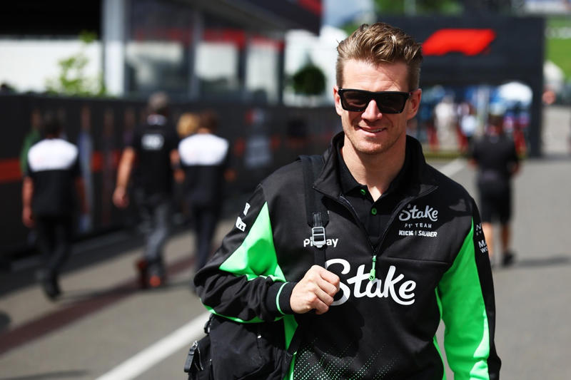 Max Verstappen, Red Bull Racing, Alexander Albon, Williams, Lando Norris, McLaren, Mike Whiddett in the Paddock, Andrea Kimi Antonelli, Mercedes, Charles Leclerc, Ferrari, Oliver Bearman, Haas F1 Team, Carlos Sainz, Williams, Lewis Hamilton, Ferrari, Nico Hulkenberg, Sauber, Oliver Bearman, Haas F1 Team, Carlos Sainz, Williams, Alexander Albon, Williams, Esteban Ocon, Haas F1 Team, Gabriel Bortoleto, Sauber, Emerson Fittipaldi and Emerson Fittipaldi Jr walk in the Paddock , George Russell, Mercedes, Lando Norris, McLaren, Lando Norris, McLaren, Nico Hulkenberg, Sauber, Gabriel Bortoleto, Sauber, Liam Lawson, Racing Bulls Team, Pierre Gasly, Alpine, Liam Lawson, Racing Bulls Team, Nico Hulkenberg, Sauber, Liam Lawson, Racing Bulls Team, Max Verstappen, Red Bull Racing, Liam Lawson, Racing Bulls Team, George Russell, Mercedes, George Russell, Mercedes, Alex Dunne, McLaren, Max Verstappen, Red Bull Racing, Esteban Ocon, Haas F1 Team, Pierre Gasly, Alpine, Oliver Bearman, Haas F1 Team, Yuki Tsunoda, Red Bull Racing Team , Oscar Piastri, McLaren, Lewis Hamilton, Ferrari, George Russell, Mercedes, Max Verstappen, Red Bull Racing, Gabriel Bortoleto, Sauber, Fernando Alonso, Aston Martin Racing, Aston Martin F1 Team Pitstop practice, Ferrari SF-25, dettaglio tecnico, Alex Dunne, McLaren, Fernando Alonso, Aston Martin Racing, Lando Norris, McLaren, Helmut Marko, Red Bull Racing, Max Verstappen, Red Bull Racing, Oscar Piastri, McLaren, Lando Norris, McLaren, Charles Leclerc, Ferrari, Fernando Alonso, Aston Martin Racing, Franco Colapinto, Alpine, Charles Leclerc, Ferrari, Lando Norris, McLaren, Andrea Kimi Antonelli, Mercedes, Lewis Hamilton, Ferrari, Andrea Kimi Antonelli, Mercedes, Yuki Tsunoda, Red Bull Racing Team , Lewis Hamilton, Ferrari, Lando Norris, McLaren
