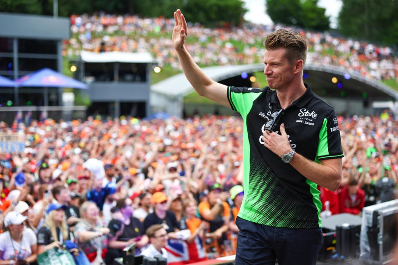Max Verstappen, Red Bull Racing, Alexander Albon, Williams, Lando Norris, McLaren, Mike Whiddett in the Paddock, Andrea Kimi Antonelli, Mercedes, Charles Leclerc, Ferrari, Oliver Bearman, Haas F1 Team, Carlos Sainz, Williams, Lewis Hamilton, Ferrari, Nico Hulkenberg, Sauber, Oliver Bearman, Haas F1 Team, Carlos Sainz, Williams, Alexander Albon, Williams, Esteban Ocon, Haas F1 Team, Gabriel Bortoleto, Sauber, Emerson Fittipaldi and Emerson Fittipaldi Jr walk in the Paddock , George Russell, Mercedes, Lando Norris, McLaren, Lando Norris, McLaren, Nico Hulkenberg, Sauber, Gabriel Bortoleto, Sauber, Liam Lawson, Racing Bulls Team, Pierre Gasly, Alpine, Liam Lawson, Racing Bulls Team, Nico Hulkenberg, Sauber, Liam Lawson, Racing Bulls Team, Max Verstappen, Red Bull Racing, Liam Lawson, Racing Bulls Team, George Russell, Mercedes, George Russell, Mercedes, Alex Dunne, McLaren, Max Verstappen, Red Bull Racing, Esteban Ocon, Haas F1 Team, Pierre Gasly, Alpine, Oliver Bearman, Haas F1 Team, Yuki Tsunoda, Red Bull Racing Team , Oscar Piastri, McLaren, Lewis Hamilton, Ferrari, George Russell, Mercedes, Max Verstappen, Red Bull Racing, Gabriel Bortoleto, Sauber, Fernando Alonso, Aston Martin Racing, Aston Martin F1 Team Pitstop practice, Ferrari SF-25, dettaglio tecnico, Alex Dunne, McLaren, Fernando Alonso, Aston Martin Racing, Lando Norris, McLaren, Helmut Marko, Red Bull Racing, Max Verstappen, Red Bull Racing, Oscar Piastri, McLaren, Lando Norris, McLaren, Charles Leclerc, Ferrari, Fernando Alonso, Aston Martin Racing, Franco Colapinto, Alpine, Charles Leclerc, Ferrari, Lando Norris, McLaren, Andrea Kimi Antonelli, Mercedes, Lewis Hamilton, Ferrari, Andrea Kimi Antonelli, Mercedes, Yuki Tsunoda, Red Bull Racing Team , Lewis Hamilton, Ferrari, Lando Norris, McLaren