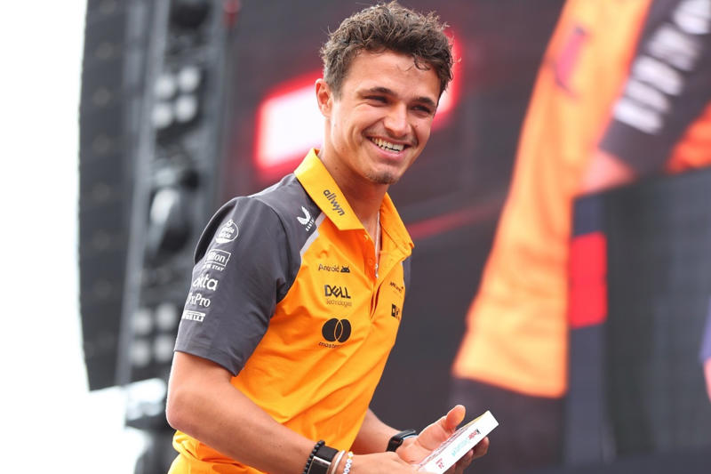 Max Verstappen, Red Bull Racing, Alexander Albon, Williams, Lando Norris, McLaren, Mike Whiddett in the Paddock, Andrea Kimi Antonelli, Mercedes, Charles Leclerc, Ferrari, Oliver Bearman, Haas F1 Team, Carlos Sainz, Williams, Lewis Hamilton, Ferrari, Nico Hulkenberg, Sauber, Oliver Bearman, Haas F1 Team, Carlos Sainz, Williams, Alexander Albon, Williams, Esteban Ocon, Haas F1 Team, Gabriel Bortoleto, Sauber, Emerson Fittipaldi and Emerson Fittipaldi Jr walk in the Paddock , George Russell, Mercedes, Lando Norris, McLaren, Lando Norris, McLaren, Nico Hulkenberg, Sauber, Gabriel Bortoleto, Sauber, Liam Lawson, Racing Bulls Team, Pierre Gasly, Alpine, Liam Lawson, Racing Bulls Team, Nico Hulkenberg, Sauber, Liam Lawson, Racing Bulls Team, Max Verstappen, Red Bull Racing, Liam Lawson, Racing Bulls Team, George Russell, Mercedes, George Russell, Mercedes, Alex Dunne, McLaren, Max Verstappen, Red Bull Racing, Esteban Ocon, Haas F1 Team, Pierre Gasly, Alpine, Oliver Bearman, Haas F1 Team, Yuki Tsunoda, Red Bull Racing Team , Oscar Piastri, McLaren, Lewis Hamilton, Ferrari, George Russell, Mercedes, Max Verstappen, Red Bull Racing, Gabriel Bortoleto, Sauber, Fernando Alonso, Aston Martin Racing, Aston Martin F1 Team Pitstop practice, Ferrari SF-25, dettaglio tecnico, Alex Dunne, McLaren, Fernando Alonso, Aston Martin Racing, Lando Norris, McLaren, Helmut Marko, Red Bull Racing, Max Verstappen, Red Bull Racing, Oscar Piastri, McLaren, Lando Norris, McLaren, Charles Leclerc, Ferrari, Fernando Alonso, Aston Martin Racing, Franco Colapinto, Alpine, Charles Leclerc, Ferrari, Lando Norris, McLaren, Andrea Kimi Antonelli, Mercedes, Lewis Hamilton, Ferrari, Andrea Kimi Antonelli, Mercedes, Yuki Tsunoda, Red Bull Racing Team , Lewis Hamilton, Ferrari, Lando Norris, McLaren