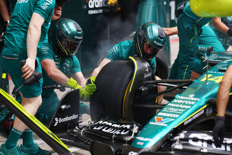 Max Verstappen, Red Bull Racing, Alexander Albon, Williams, Lando Norris, McLaren, Mike Whiddett in the Paddock, Andrea Kimi Antonelli, Mercedes, Charles Leclerc, Ferrari, Oliver Bearman, Haas F1 Team, Carlos Sainz, Williams, Lewis Hamilton, Ferrari, Nico Hulkenberg, Sauber, Oliver Bearman, Haas F1 Team, Carlos Sainz, Williams, Alexander Albon, Williams, Esteban Ocon, Haas F1 Team, Gabriel Bortoleto, Sauber, Emerson Fittipaldi and Emerson Fittipaldi Jr walk in the Paddock , George Russell, Mercedes, Lando Norris, McLaren, Lando Norris, McLaren, Nico Hulkenberg, Sauber, Gabriel Bortoleto, Sauber, Liam Lawson, Racing Bulls Team, Pierre Gasly, Alpine, Liam Lawson, Racing Bulls Team, Nico Hulkenberg, Sauber, Liam Lawson, Racing Bulls Team, Max Verstappen, Red Bull Racing, Liam Lawson, Racing Bulls Team, George Russell, Mercedes, George Russell, Mercedes, Alex Dunne, McLaren, Max Verstappen, Red Bull Racing, Esteban Ocon, Haas F1 Team, Pierre Gasly, Alpine, Oliver Bearman, Haas F1 Team, Yuki Tsunoda, Red Bull Racing Team , Oscar Piastri, McLaren, Lewis Hamilton, Ferrari, George Russell, Mercedes, Max Verstappen, Red Bull Racing, Gabriel Bortoleto, Sauber, Fernando Alonso, Aston Martin Racing, Aston Martin F1 Team Pitstop practice, Ferrari SF-25, dettaglio tecnico, Alex Dunne, McLaren, Fernando Alonso, Aston Martin Racing, Lando Norris, McLaren, Helmut Marko, Red Bull Racing, Max Verstappen, Red Bull Racing, Oscar Piastri, McLaren, Lando Norris, McLaren, Charles Leclerc, Ferrari, Fernando Alonso, Aston Martin Racing, Franco Colapinto, Alpine, Charles Leclerc, Ferrari, Lando Norris, McLaren, Andrea Kimi Antonelli, Mercedes, Lewis Hamilton, Ferrari, Andrea Kimi Antonelli, Mercedes, Yuki Tsunoda, Red Bull Racing Team , Lewis Hamilton, Ferrari, Lando Norris, McLaren