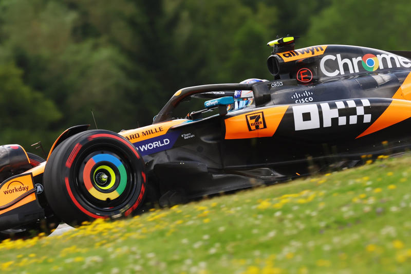 Max Verstappen, Red Bull Racing, Alexander Albon, Williams, Lando Norris, McLaren, Mike Whiddett in the Paddock, Andrea Kimi Antonelli, Mercedes, Charles Leclerc, Ferrari, Oliver Bearman, Haas F1 Team, Carlos Sainz, Williams, Lewis Hamilton, Ferrari, Nico Hulkenberg, Sauber, Oliver Bearman, Haas F1 Team, Carlos Sainz, Williams, Alexander Albon, Williams, Esteban Ocon, Haas F1 Team, Gabriel Bortoleto, Sauber, Emerson Fittipaldi and Emerson Fittipaldi Jr walk in the Paddock , George Russell, Mercedes, Lando Norris, McLaren, Lando Norris, McLaren, Nico Hulkenberg, Sauber, Gabriel Bortoleto, Sauber, Liam Lawson, Racing Bulls Team, Pierre Gasly, Alpine, Liam Lawson, Racing Bulls Team, Nico Hulkenberg, Sauber, Liam Lawson, Racing Bulls Team, Max Verstappen, Red Bull Racing, Liam Lawson, Racing Bulls Team, George Russell, Mercedes, George Russell, Mercedes, Alex Dunne, McLaren, Max Verstappen, Red Bull Racing, Esteban Ocon, Haas F1 Team, Pierre Gasly, Alpine, Oliver Bearman, Haas F1 Team, Yuki Tsunoda, Red Bull Racing Team , Oscar Piastri, McLaren, Lewis Hamilton, Ferrari, George Russell, Mercedes, Max Verstappen, Red Bull Racing, Gabriel Bortoleto, Sauber, Fernando Alonso, Aston Martin Racing, Aston Martin F1 Team Pitstop practice, Ferrari SF-25, dettaglio tecnico, Alex Dunne, McLaren, Fernando Alonso, Aston Martin Racing, Lando Norris, McLaren, Helmut Marko, Red Bull Racing, Max Verstappen, Red Bull Racing, Oscar Piastri, McLaren, Lando Norris, McLaren, Charles Leclerc, Ferrari, Fernando Alonso, Aston Martin Racing, Franco Colapinto, Alpine, Charles Leclerc, Ferrari, Lando Norris, McLaren, Andrea Kimi Antonelli, Mercedes, Lewis Hamilton, Ferrari, Andrea Kimi Antonelli, Mercedes, Yuki Tsunoda, Red Bull Racing Team , Lewis Hamilton, Ferrari, Lando Norris, McLaren