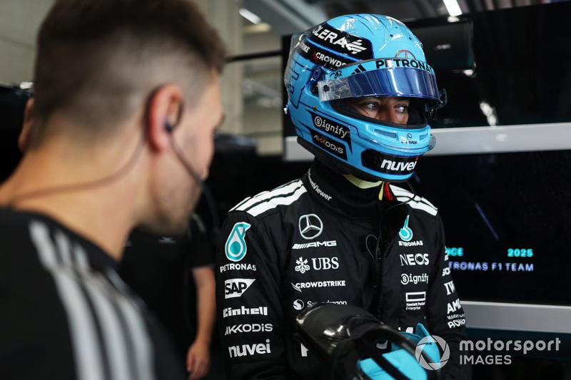 Max Verstappen, Red Bull Racing, Alexander Albon, Williams, Lando Norris, McLaren, Mike Whiddett in the Paddock, Andrea Kimi Antonelli, Mercedes, Charles Leclerc, Ferrari, Oliver Bearman, Haas F1 Team, Carlos Sainz, Williams, Lewis Hamilton, Ferrari, Nico Hulkenberg, Sauber, Oliver Bearman, Haas F1 Team, Carlos Sainz, Williams, Alexander Albon, Williams, Esteban Ocon, Haas F1 Team, Gabriel Bortoleto, Sauber, Emerson Fittipaldi and Emerson Fittipaldi Jr walk in the Paddock , George Russell, Mercedes, Lando Norris, McLaren, Lando Norris, McLaren, Nico Hulkenberg, Sauber, Gabriel Bortoleto, Sauber, Liam Lawson, Racing Bulls Team, Pierre Gasly, Alpine, Liam Lawson, Racing Bulls Team, Nico Hulkenberg, Sauber, Liam Lawson, Racing Bulls Team, Max Verstappen, Red Bull Racing, Liam Lawson, Racing Bulls Team, George Russell, Mercedes, George Russell, Mercedes, Alex Dunne, McLaren, Max Verstappen, Red Bull Racing, Esteban Ocon, Haas F1 Team, Pierre Gasly, Alpine, Oliver Bearman, Haas F1 Team, Yuki Tsunoda, Red Bull Racing Team , Oscar Piastri, McLaren, Lewis Hamilton, Ferrari, George Russell, Mercedes, Max Verstappen, Red Bull Racing, Gabriel Bortoleto, Sauber, Fernando Alonso, Aston Martin Racing, Aston Martin F1 Team Pitstop practice, Ferrari SF-25, dettaglio tecnico, Alex Dunne, McLaren, Fernando Alonso, Aston Martin Racing, Lando Norris, McLaren, Helmut Marko, Red Bull Racing, Max Verstappen, Red Bull Racing, Oscar Piastri, McLaren, Lando Norris, McLaren, Charles Leclerc, Ferrari, Fernando Alonso, Aston Martin Racing, Franco Colapinto, Alpine, Charles Leclerc, Ferrari, Lando Norris, McLaren, Andrea Kimi Antonelli, Mercedes, Lewis Hamilton, Ferrari, Andrea Kimi Antonelli, Mercedes, Yuki Tsunoda, Red Bull Racing Team , Lewis Hamilton, Ferrari, Lando Norris, McLaren