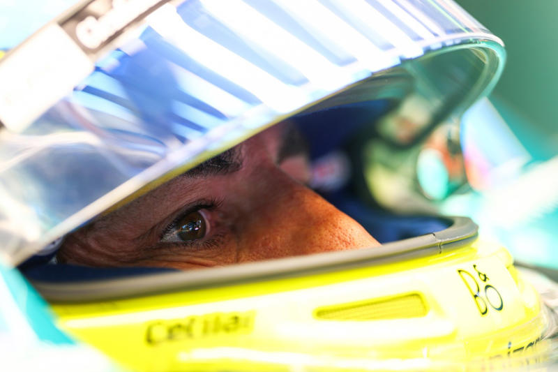 Max Verstappen, Red Bull Racing, Alexander Albon, Williams, Lando Norris, McLaren, Mike Whiddett in the Paddock, Andrea Kimi Antonelli, Mercedes, Charles Leclerc, Ferrari, Oliver Bearman, Haas F1 Team, Carlos Sainz, Williams, Lewis Hamilton, Ferrari, Nico Hulkenberg, Sauber, Oliver Bearman, Haas F1 Team, Carlos Sainz, Williams, Alexander Albon, Williams, Esteban Ocon, Haas F1 Team, Gabriel Bortoleto, Sauber, Emerson Fittipaldi and Emerson Fittipaldi Jr walk in the Paddock , George Russell, Mercedes, Lando Norris, McLaren, Lando Norris, McLaren, Nico Hulkenberg, Sauber, Gabriel Bortoleto, Sauber, Liam Lawson, Racing Bulls Team, Pierre Gasly, Alpine, Liam Lawson, Racing Bulls Team, Nico Hulkenberg, Sauber, Liam Lawson, Racing Bulls Team, Max Verstappen, Red Bull Racing, Liam Lawson, Racing Bulls Team, George Russell, Mercedes, George Russell, Mercedes, Alex Dunne, McLaren, Max Verstappen, Red Bull Racing, Esteban Ocon, Haas F1 Team, Pierre Gasly, Alpine, Oliver Bearman, Haas F1 Team, Yuki Tsunoda, Red Bull Racing Team , Oscar Piastri, McLaren, Lewis Hamilton, Ferrari, George Russell, Mercedes, Max Verstappen, Red Bull Racing, Gabriel Bortoleto, Sauber, Fernando Alonso, Aston Martin Racing, Aston Martin F1 Team Pitstop practice, Ferrari SF-25, dettaglio tecnico, Alex Dunne, McLaren, Fernando Alonso, Aston Martin Racing, Lando Norris, McLaren, Helmut Marko, Red Bull Racing, Max Verstappen, Red Bull Racing, Oscar Piastri, McLaren, Lando Norris, McLaren, Charles Leclerc, Ferrari, Fernando Alonso, Aston Martin Racing, Franco Colapinto, Alpine, Charles Leclerc, Ferrari, Lando Norris, McLaren, Andrea Kimi Antonelli, Mercedes, Lewis Hamilton, Ferrari, Andrea Kimi Antonelli, Mercedes, Yuki Tsunoda, Red Bull Racing Team , Lewis Hamilton, Ferrari, Lando Norris, McLaren