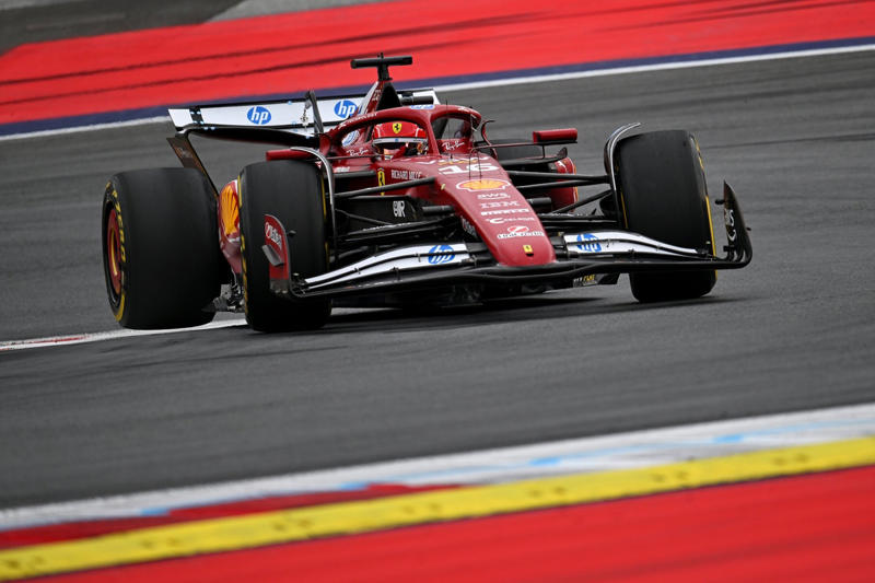 Max Verstappen, Red Bull Racing, Alexander Albon, Williams, Lando Norris, McLaren, Mike Whiddett in the Paddock, Andrea Kimi Antonelli, Mercedes, Charles Leclerc, Ferrari, Oliver Bearman, Haas F1 Team, Carlos Sainz, Williams, Lewis Hamilton, Ferrari, Nico Hulkenberg, Sauber, Oliver Bearman, Haas F1 Team, Carlos Sainz, Williams, Alexander Albon, Williams, Esteban Ocon, Haas F1 Team, Gabriel Bortoleto, Sauber, Emerson Fittipaldi and Emerson Fittipaldi Jr walk in the Paddock , George Russell, Mercedes, Lando Norris, McLaren, Lando Norris, McLaren, Nico Hulkenberg, Sauber, Gabriel Bortoleto, Sauber, Liam Lawson, Racing Bulls Team, Pierre Gasly, Alpine, Liam Lawson, Racing Bulls Team, Nico Hulkenberg, Sauber, Liam Lawson, Racing Bulls Team, Max Verstappen, Red Bull Racing, Liam Lawson, Racing Bulls Team, George Russell, Mercedes, George Russell, Mercedes, Alex Dunne, McLaren, Max Verstappen, Red Bull Racing, Esteban Ocon, Haas F1 Team, Pierre Gasly, Alpine, Oliver Bearman, Haas F1 Team, Yuki Tsunoda, Red Bull Racing Team , Oscar Piastri, McLaren, Lewis Hamilton, Ferrari, George Russell, Mercedes, Max Verstappen, Red Bull Racing, Gabriel Bortoleto, Sauber, Fernando Alonso, Aston Martin Racing, Aston Martin F1 Team Pitstop practice, Ferrari SF-25, dettaglio tecnico, Alex Dunne, McLaren, Fernando Alonso, Aston Martin Racing, Lando Norris, McLaren, Helmut Marko, Red Bull Racing, Max Verstappen, Red Bull Racing, Oscar Piastri, McLaren, Lando Norris, McLaren, Charles Leclerc, Ferrari, Fernando Alonso, Aston Martin Racing, Franco Colapinto, Alpine, Charles Leclerc, Ferrari, Lando Norris, McLaren, Andrea Kimi Antonelli, Mercedes, Lewis Hamilton, Ferrari, Andrea Kimi Antonelli, Mercedes, Yuki Tsunoda, Red Bull Racing Team , Lewis Hamilton, Ferrari, Lando Norris, McLaren