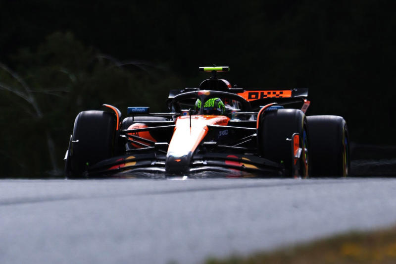 Max Verstappen, Red Bull Racing, Alexander Albon, Williams, Lando Norris, McLaren, Mike Whiddett in the Paddock, Andrea Kimi Antonelli, Mercedes, Charles Leclerc, Ferrari, Oliver Bearman, Haas F1 Team, Carlos Sainz, Williams, Lewis Hamilton, Ferrari, Nico Hulkenberg, Sauber, Oliver Bearman, Haas F1 Team, Carlos Sainz, Williams, Alexander Albon, Williams, Esteban Ocon, Haas F1 Team, Gabriel Bortoleto, Sauber, Emerson Fittipaldi and Emerson Fittipaldi Jr walk in the Paddock , George Russell, Mercedes, Lando Norris, McLaren, Lando Norris, McLaren, Nico Hulkenberg, Sauber, Gabriel Bortoleto, Sauber, Liam Lawson, Racing Bulls Team, Pierre Gasly, Alpine, Liam Lawson, Racing Bulls Team, Nico Hulkenberg, Sauber, Liam Lawson, Racing Bulls Team, Max Verstappen, Red Bull Racing, Liam Lawson, Racing Bulls Team, George Russell, Mercedes, George Russell, Mercedes, Alex Dunne, McLaren, Max Verstappen, Red Bull Racing, Esteban Ocon, Haas F1 Team, Pierre Gasly, Alpine, Oliver Bearman, Haas F1 Team, Yuki Tsunoda, Red Bull Racing Team , Oscar Piastri, McLaren, Lewis Hamilton, Ferrari, George Russell, Mercedes, Max Verstappen, Red Bull Racing, Gabriel Bortoleto, Sauber, Fernando Alonso, Aston Martin Racing, Aston Martin F1 Team Pitstop practice, Ferrari SF-25, dettaglio tecnico, Alex Dunne, McLaren, Fernando Alonso, Aston Martin Racing, Lando Norris, McLaren, Helmut Marko, Red Bull Racing, Max Verstappen, Red Bull Racing, Oscar Piastri, McLaren, Lando Norris, McLaren, Charles Leclerc, Ferrari, Fernando Alonso, Aston Martin Racing, Franco Colapinto, Alpine, Charles Leclerc, Ferrari, Lando Norris, McLaren, Andrea Kimi Antonelli, Mercedes, Lewis Hamilton, Ferrari, Andrea Kimi Antonelli, Mercedes, Yuki Tsunoda, Red Bull Racing Team , Lewis Hamilton, Ferrari, Lando Norris, McLaren