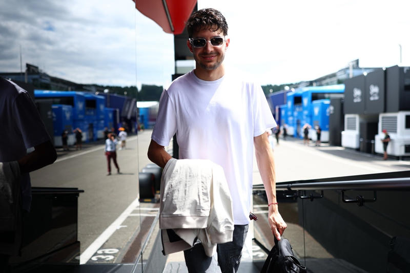 Max Verstappen, Red Bull Racing, Alexander Albon, Williams, Lando Norris, McLaren, Mike Whiddett in the Paddock, Andrea Kimi Antonelli, Mercedes, Charles Leclerc, Ferrari, Oliver Bearman, Haas F1 Team, Carlos Sainz, Williams, Lewis Hamilton, Ferrari, Nico Hulkenberg, Sauber, Oliver Bearman, Haas F1 Team, Carlos Sainz, Williams, Alexander Albon, Williams, Esteban Ocon, Haas F1 Team, Gabriel Bortoleto, Sauber, Emerson Fittipaldi and Emerson Fittipaldi Jr walk in the Paddock , George Russell, Mercedes, Lando Norris, McLaren, Lando Norris, McLaren, Nico Hulkenberg, Sauber, Gabriel Bortoleto, Sauber, Liam Lawson, Racing Bulls Team, Pierre Gasly, Alpine, Liam Lawson, Racing Bulls Team, Nico Hulkenberg, Sauber, Liam Lawson, Racing Bulls Team, Max Verstappen, Red Bull Racing, Liam Lawson, Racing Bulls Team, George Russell, Mercedes, George Russell, Mercedes, Alex Dunne, McLaren, Max Verstappen, Red Bull Racing, Esteban Ocon, Haas F1 Team, Pierre Gasly, Alpine, Oliver Bearman, Haas F1 Team, Yuki Tsunoda, Red Bull Racing Team , Oscar Piastri, McLaren, Lewis Hamilton, Ferrari, George Russell, Mercedes, Max Verstappen, Red Bull Racing, Gabriel Bortoleto, Sauber, Fernando Alonso, Aston Martin Racing, Aston Martin F1 Team Pitstop practice, Ferrari SF-25, dettaglio tecnico, Alex Dunne, McLaren, Fernando Alonso, Aston Martin Racing, Lando Norris, McLaren, Helmut Marko, Red Bull Racing, Max Verstappen, Red Bull Racing, Oscar Piastri, McLaren, Lando Norris, McLaren, Charles Leclerc, Ferrari, Fernando Alonso, Aston Martin Racing, Franco Colapinto, Alpine, Charles Leclerc, Ferrari, Lando Norris, McLaren, Andrea Kimi Antonelli, Mercedes, Lewis Hamilton, Ferrari, Andrea Kimi Antonelli, Mercedes, Yuki Tsunoda, Red Bull Racing Team , Lewis Hamilton, Ferrari, Lando Norris, McLaren